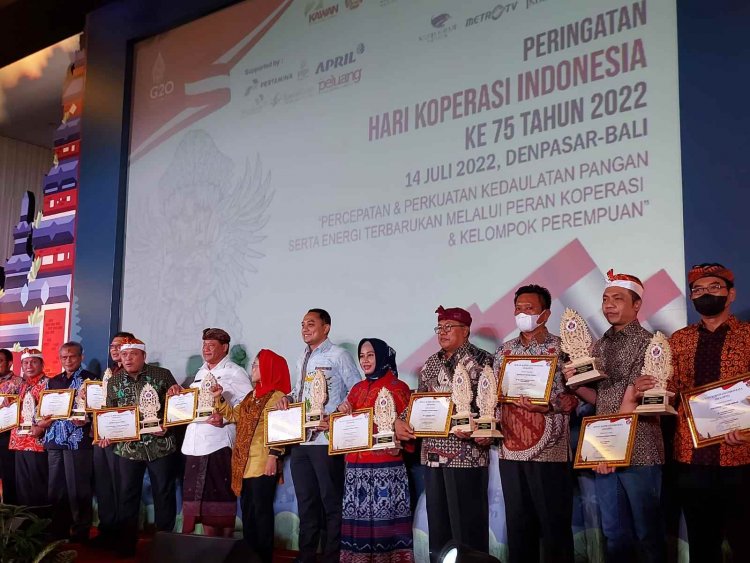 Wali Kota Blitar Dinobatkan Sebagai Penggerak Koperasi Terbaik